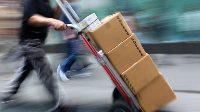 The Lightning Express: Unveiling the Secrets Behind Overnight Parcel Delivery